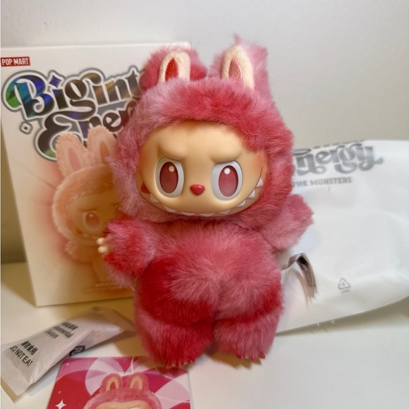 Pop Mart Labubu Big into energy - LOVE - Picture 1 of 8